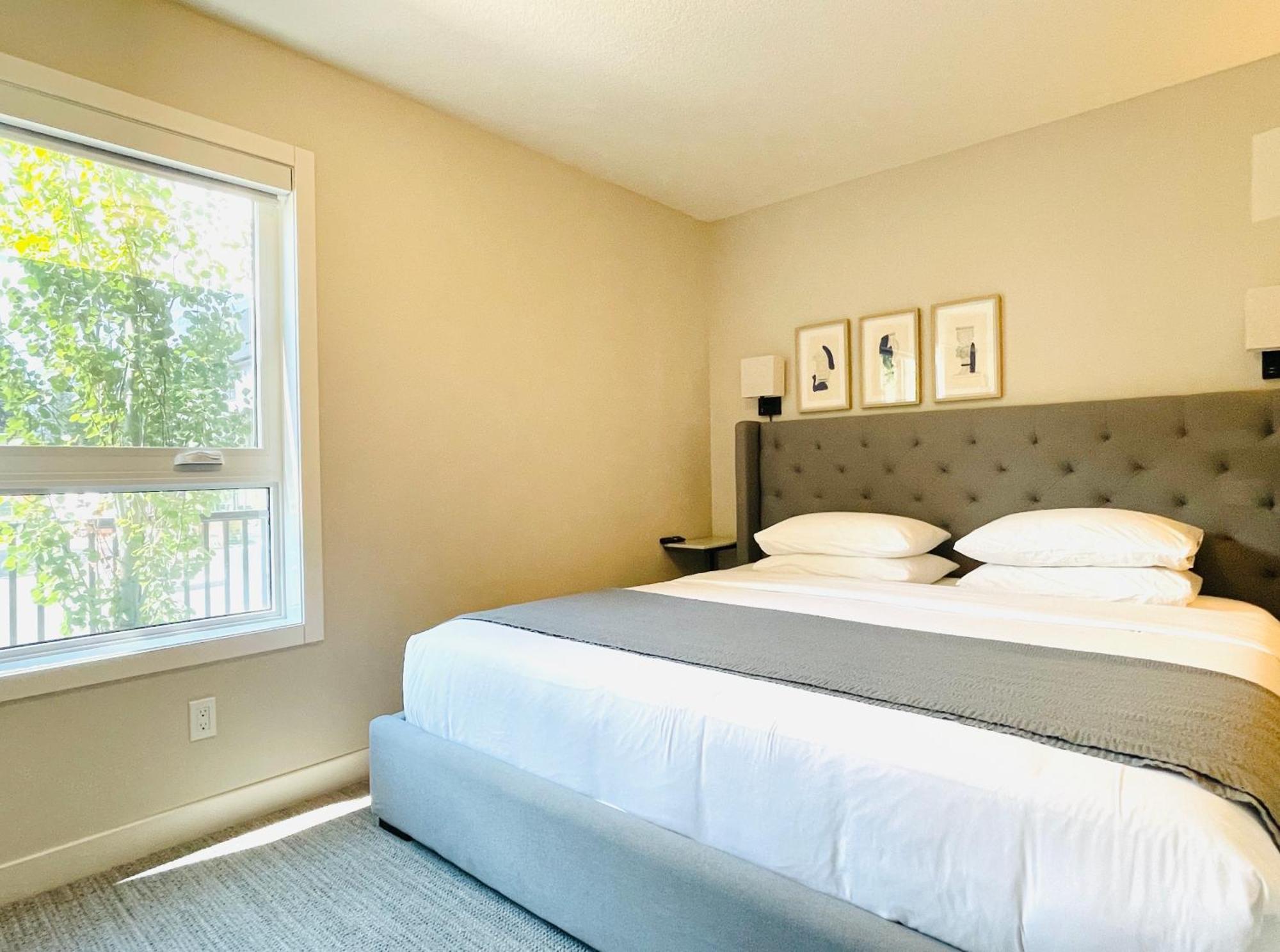 Joe'S Contemporary 2 King Bedrooms Vacation Home In Canmore Exterior photo
