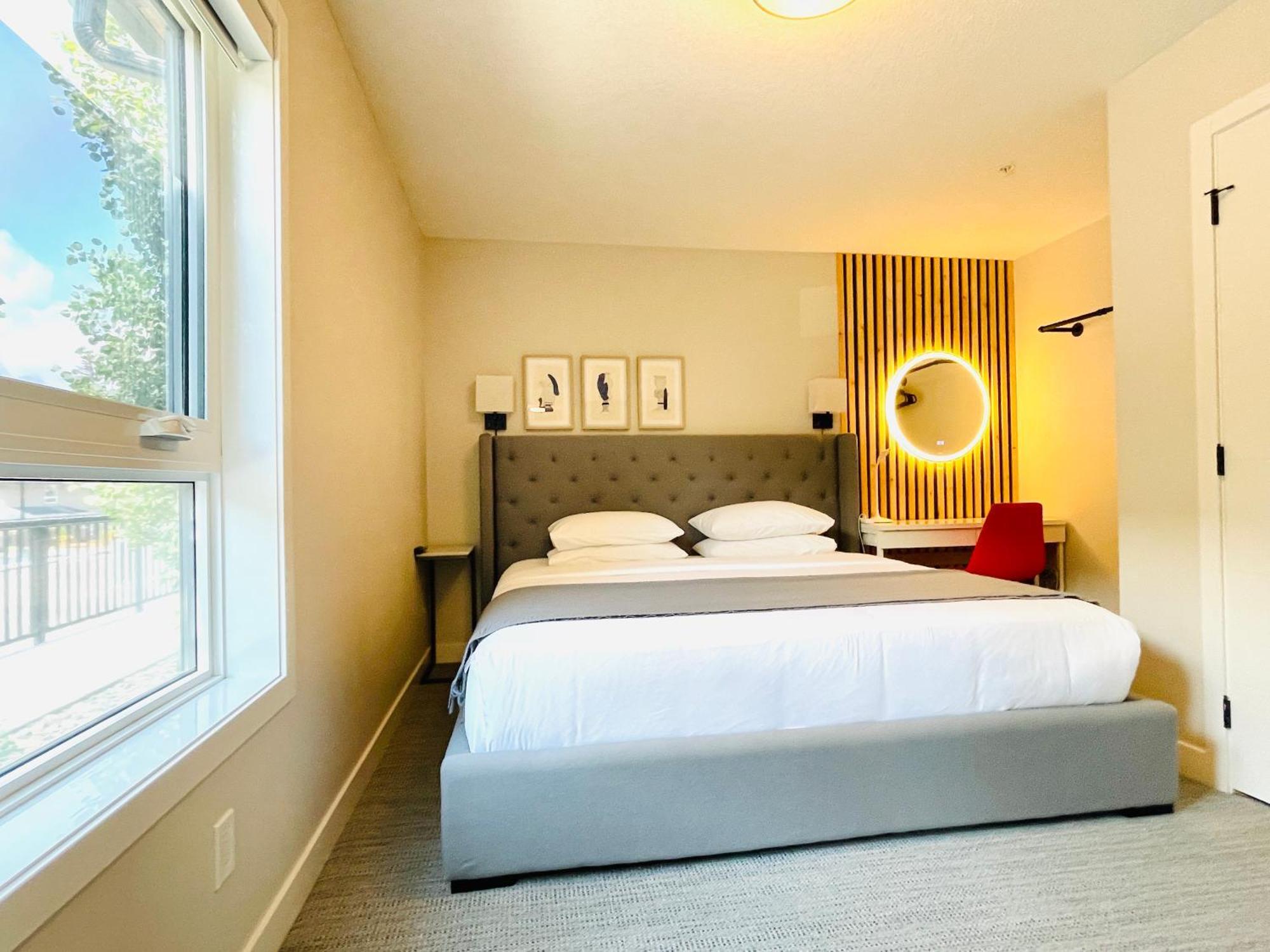 Joe'S Contemporary 2 King Bedrooms Vacation Home In Canmore Exterior photo